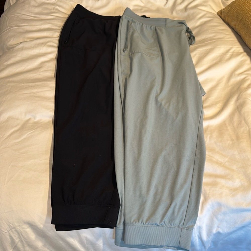 Gap fit lightweight joggers